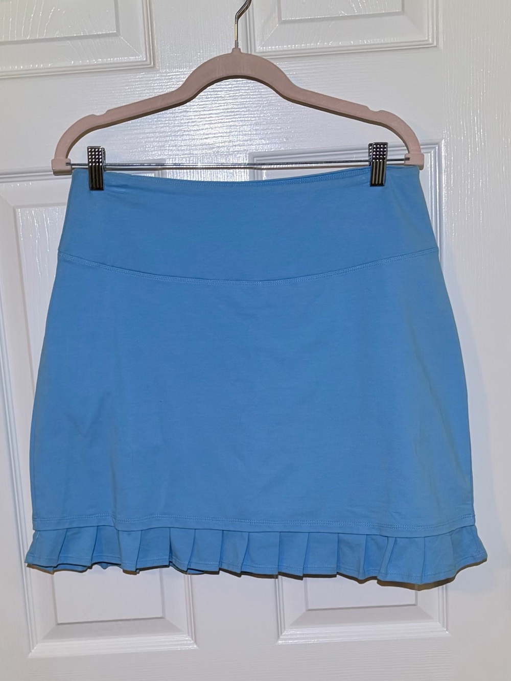 Light Blue Pleated Ruffle Hemline Stretchy
Athletic Skort. Size Large.